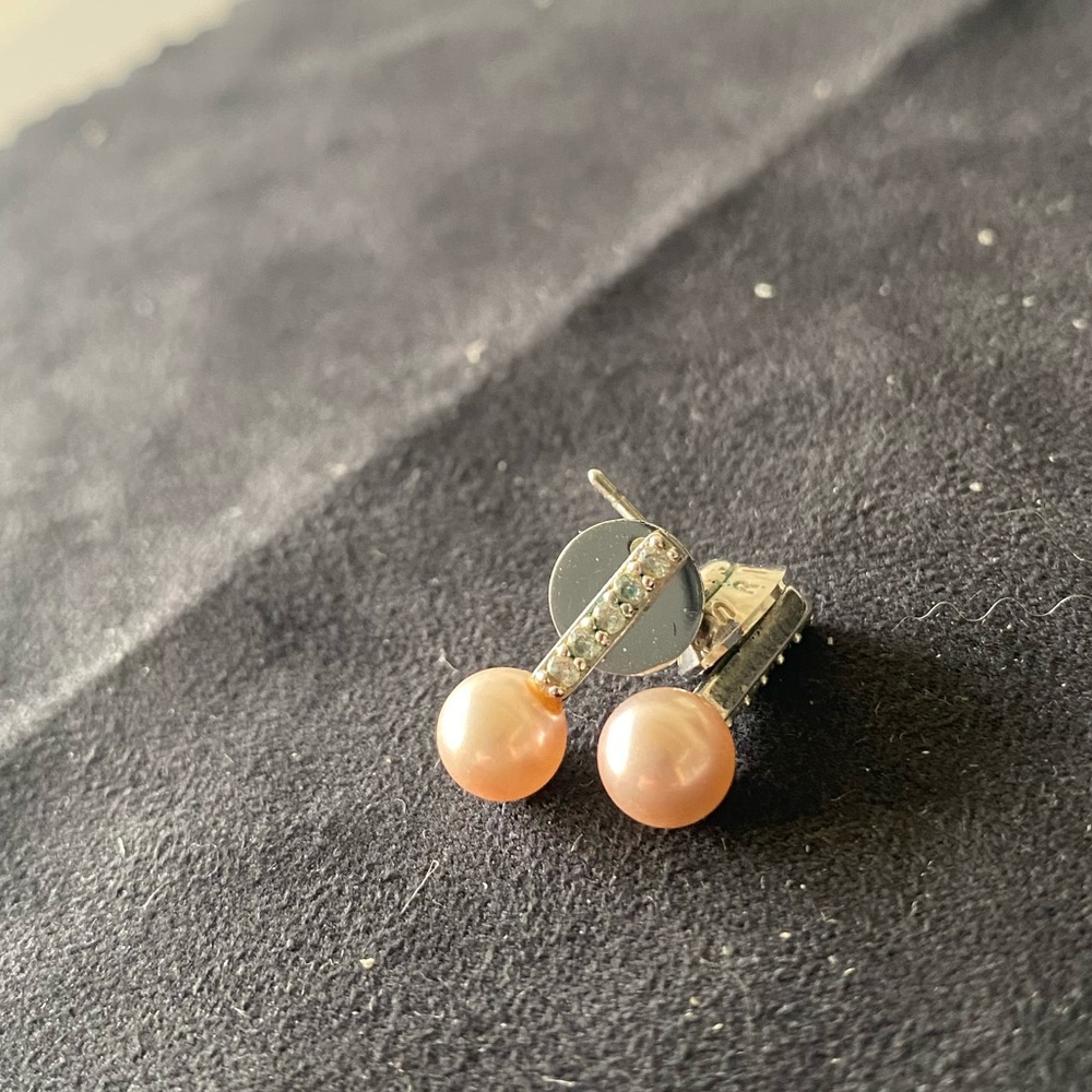 Henri Bendel Pearl/Swarovski Crystal Studs